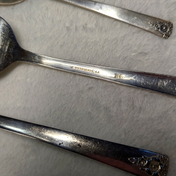 Vintage W.M. Rogers 5 Piece Reinforced Silver Plated Serving Ware - Picture 3 of 8